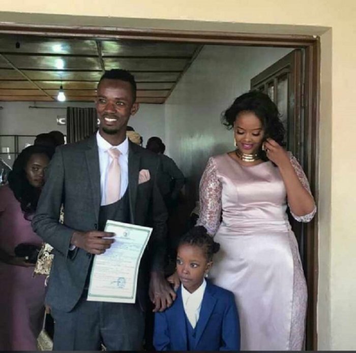 Myugariro wa Rayon Sports yasezeranye imbere y’amatategeko