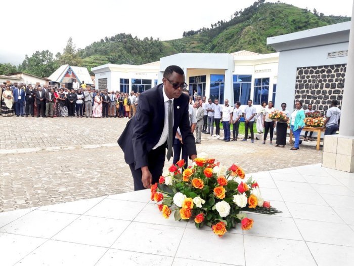 Burya kurwana n’abantu batagira ubwenge b’injiji biravuna- Gen. Kabarebe