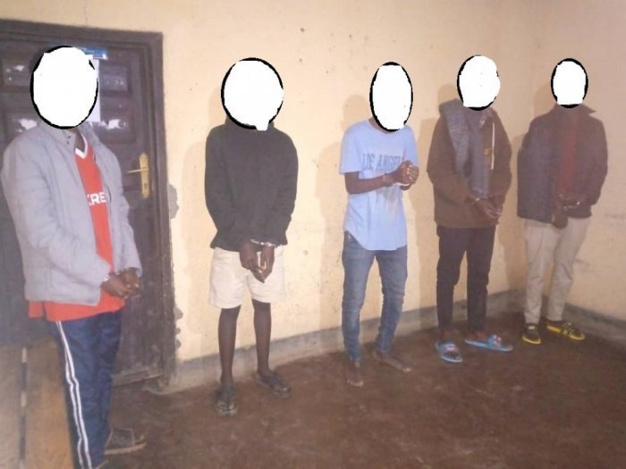 Ngororero&nbsp;: Abanyeshuri bangije ibikoresho bishimira ko basoje Secondaire bakatiwe imyaka 5, ababyeyi babo barize