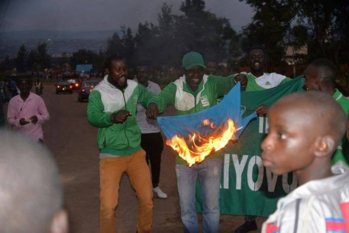 Kiyovu Sports yamaganye abatwitse imyenda n’ibirango bya Rayon Sports