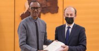 Duclert yashyikirije Perezida Kagame raporo y’uruhare rw’u Bufaransa ku byabaye mu Rwanda