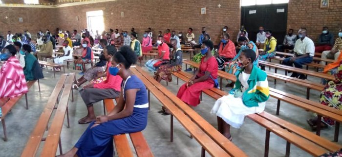 Amabwiriza mashya y’insengero aributsa ko amateraniro yemewe umunsi umwe mu cyumweru