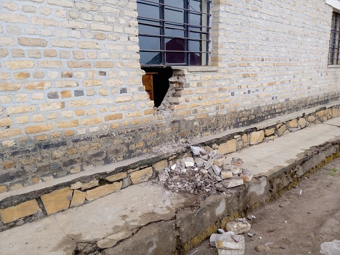 Muhanga&nbsp;: Abajura bapfumuye ibiro by’umurenge biba ibikoresho birimo za mudasobwa 