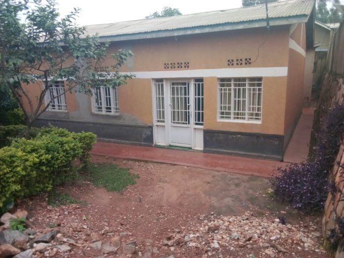 Inzu nziza iri Kicukiro igurishwa kuri macye