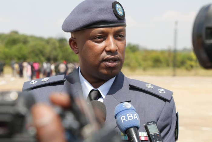 Ingabo z’u Rwanda zasobanuye iby’umuturage warashwe n’uko yatemye imbunda n’umuhoro