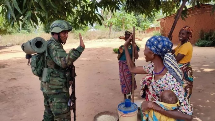 Mozambique&nbsp;: Abari bakuwe mu byabo n’ibyihebe baravuga imyato ingabo z’u Rwanda