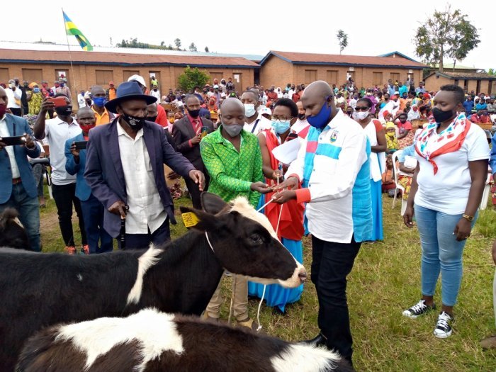 Rubavu&nbsp;: Abanyamuryango ba FPR biyemeje kugura imodoka ya miliyoni 30Frw yo kurwanya magendu