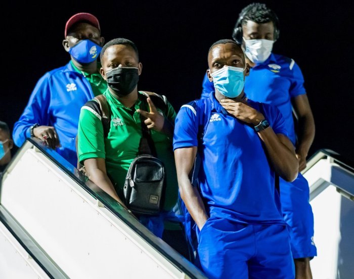 AMAFOTO&nbsp;: Abasore b’Amavubi bageze i Kigali nta molare