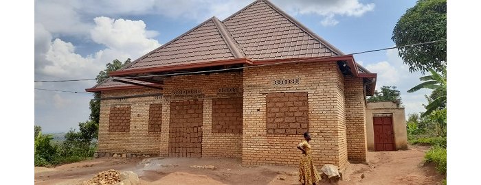 Amaherezo  y’Inzu ya Miliyoni 16Frw yashyizwe muri Cyamunara ngo hishyurwe umwenda wa 68.000Frw ,Inzego zirimo RIB zikahagoboka