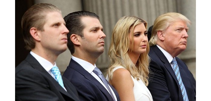 Donald Trump n’abana be bari mu mazi  abira 