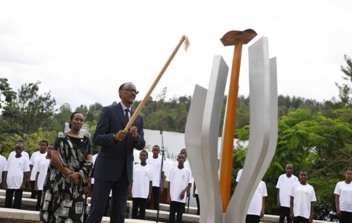 Perezida Kagame na Madamu bacanye urumuri rw’icyizere mu gutangiza  Kwibuka Jenoside  ku nshuro ya 24 