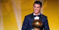 Cristiano Ronaldo yakoze andi mateka ahigika Lionel Messi, atwara Ballor d’Or ye ya kane