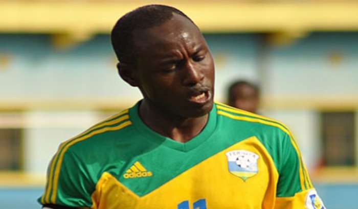 Olivier Karekezi yatunguwe na Minisitiri Uwacu uvuga ko abanyarwanda batatoza Amavubi