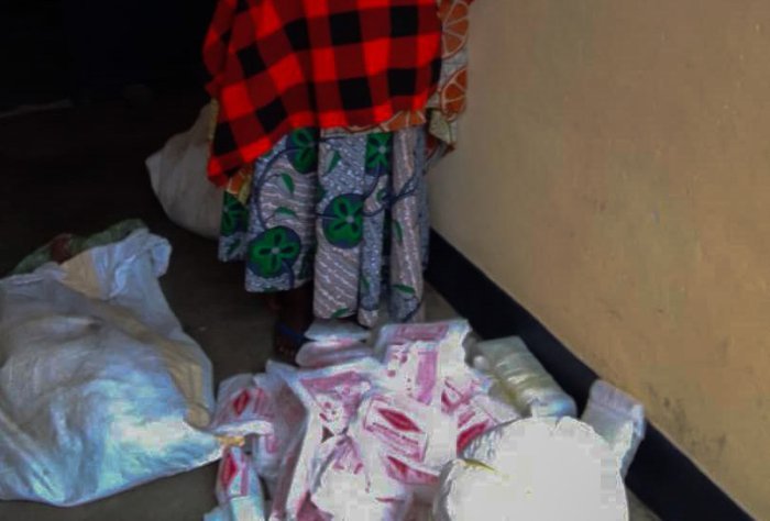 Umugore w’imyaka 30 yafatanywe amasashe 30 000 atemewe mu Rwanda