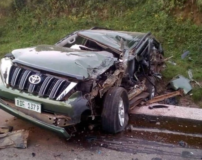 Imodoka y’ umusirikare ukomeye mu ngabo z’ u Rwanda yagonzwe n’ ikamyo 