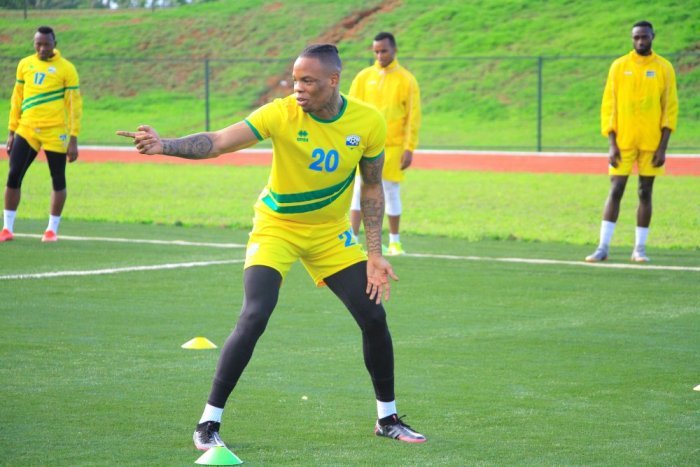 Rwatubyaye Abdul yahishuye ko afite tatuwaje zirenga 50 ku mubiri