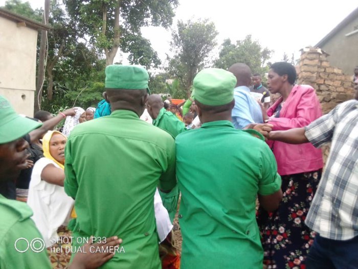 Rubavu&nbsp;: Abaturage bashatse gukubita gitifu w’ umurenge abashinzwe umutekano baramutabara