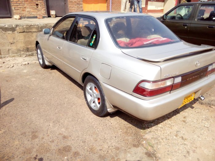 Toyota Corolla (Gikumi) nziza cyane igurishwa kuri 3,000,000 RWF