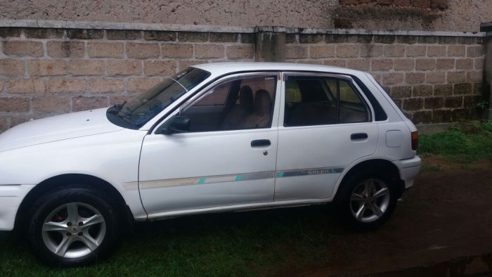  TOYOTA STARLET nziza igurishwa kuri macye