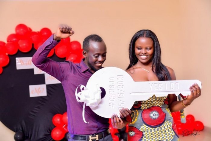 Miss Mwiseneza bamuteye umugongo, uwamwambitse impeta agiye kurushinga n’undi mukobwa