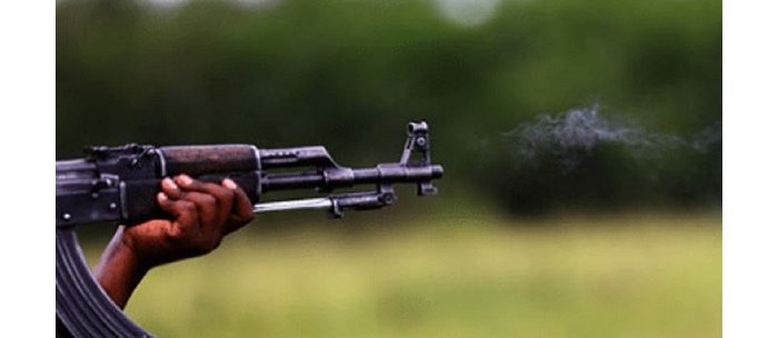 Ishimwe ukekwa ko ari  igisambo yashatse gutera icyuma Abapolisi baramurasa   ahita apfa