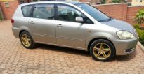  TOYOTA IPSUM igurishwa kuri 6,000,000RWF