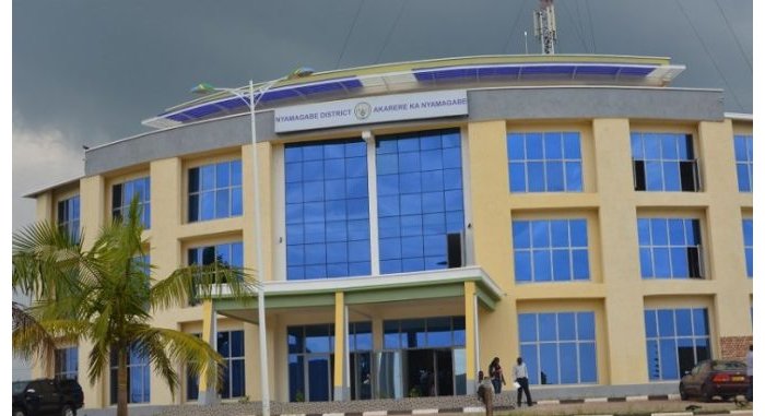 Nyamagabe&nbsp;: Umwuzure wahitanye abantu 5 bari mu buvumo basenga, gushaka imirambo birakomeje 