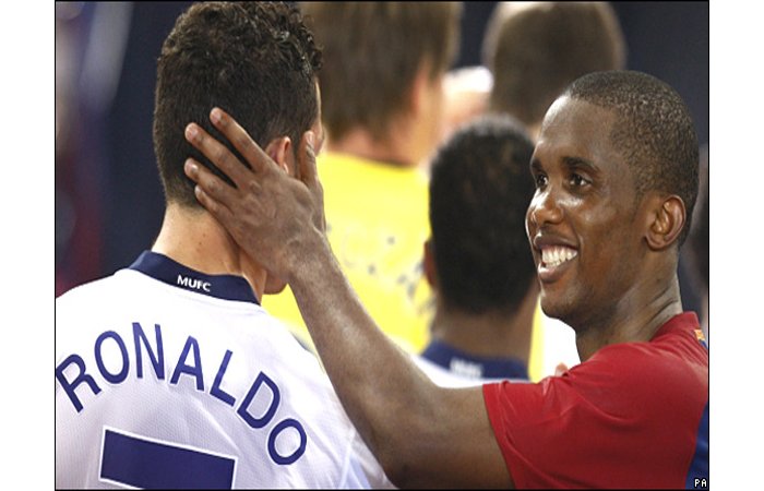 Samuel Eto’o yinjiye mu ntambara y’amagambo hagati ya Cristiano Ronaldo na Xavi Hernandez