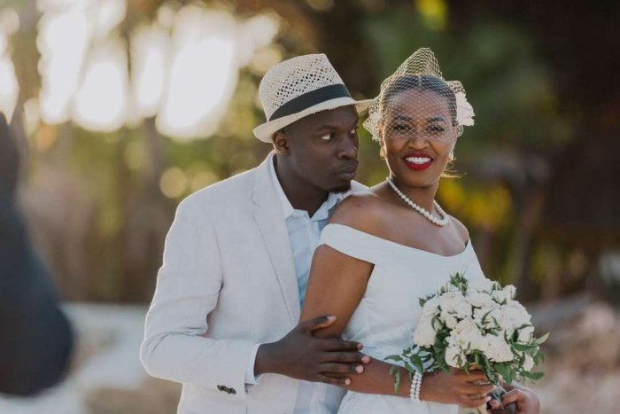 Esther wabaye umunyarwandakazi wa mbere utwara indege yarushinze n’umuhanzi - Amafoto