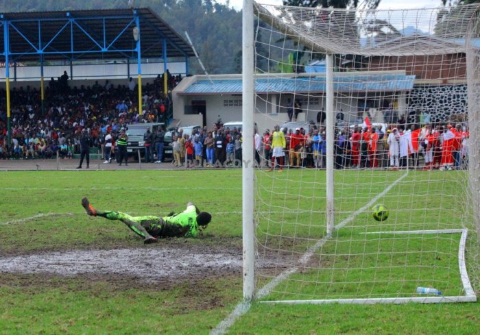 APR FC itsinze Musanze FC irara ku mwanya wa mbere wa Shampiyona