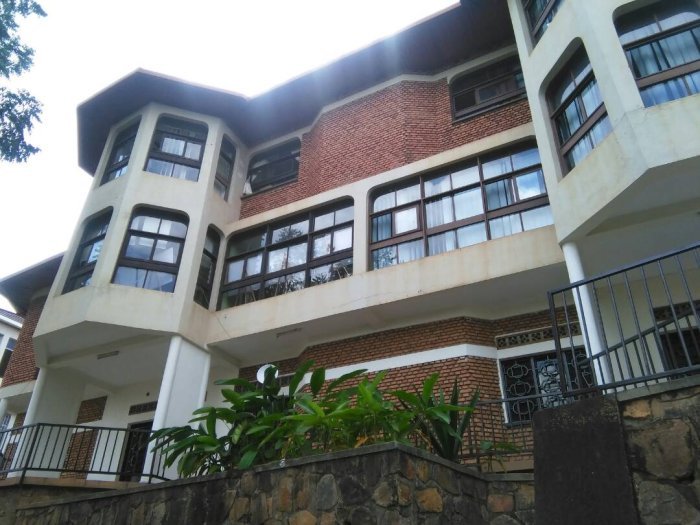 Etage iri ku Gisiment igurishwa Miliyoni 600