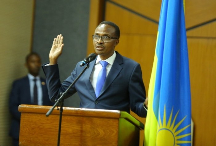 Perezida Kagame yarahije abayobozi bashya muri Guverinoma abasaba gufatira urugero kuri Mushikiwabo (Amafoto)