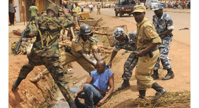 Uganda&nbsp;: Abapolisi barashe umwana w’umukobwa w’imyaka 12 bavuga ko isasu ryabacitse