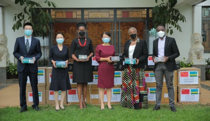 Ambasade ya China yahaye Imbuto Foundation inkunga y’ibikoresho byo kwirinda COVID bya Miliyoni 53Frw