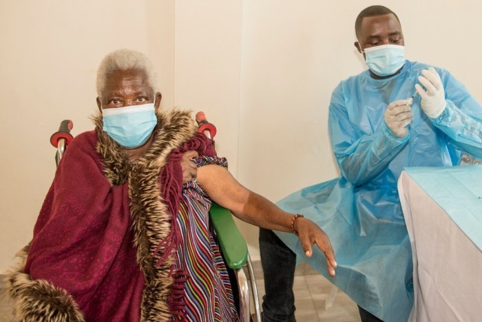 COVID&nbsp;: Mu Rwanda hamaze gukingirwa abantu ibihumbi 158 mu minsi 2