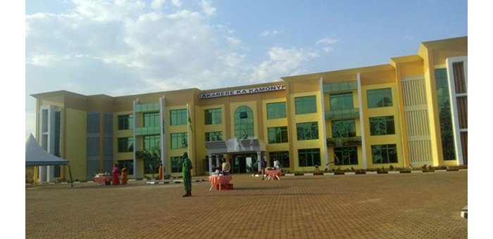 Kamonyi&nbsp;:  Abanyamakuru birukanywe kubera urwikekwe rwavuye ku bakozi b’akarere barwanye