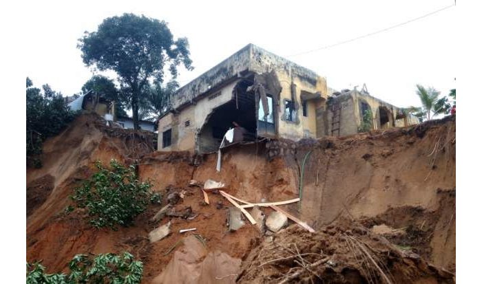 Icyunamo cy’Iminsi Itatu i Kinshasa  nyuma y’uko abantu barenga 100 bishwe n’inkangu
