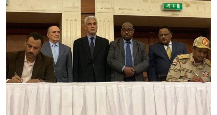 Sudan : Abasikare n’ abasivile bemeye gusangira ubutegetsi