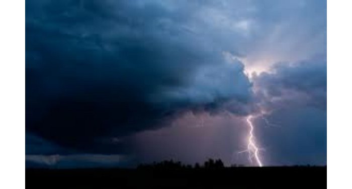 RUSIZI : Inkuba yamutoranyije muri barindwi bari kumwe iba ari we ikubita ahita apfa 