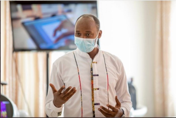 Dr Sabin yanyomoje ibyatangajwe ko ibikoresho bipima COVID byabuze