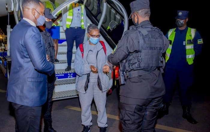 Kutaboneka kw’Abacamanza byatumye Munyenyezi woherejwe na USA ataburana urubanza rwe rwimurirwa umwaka utaha