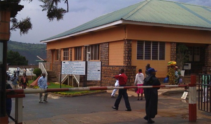 Kigali&nbsp;: Umukobwa arembeye muri CHUK nyuma yo kwiyahura, buri wese aragirwa inama