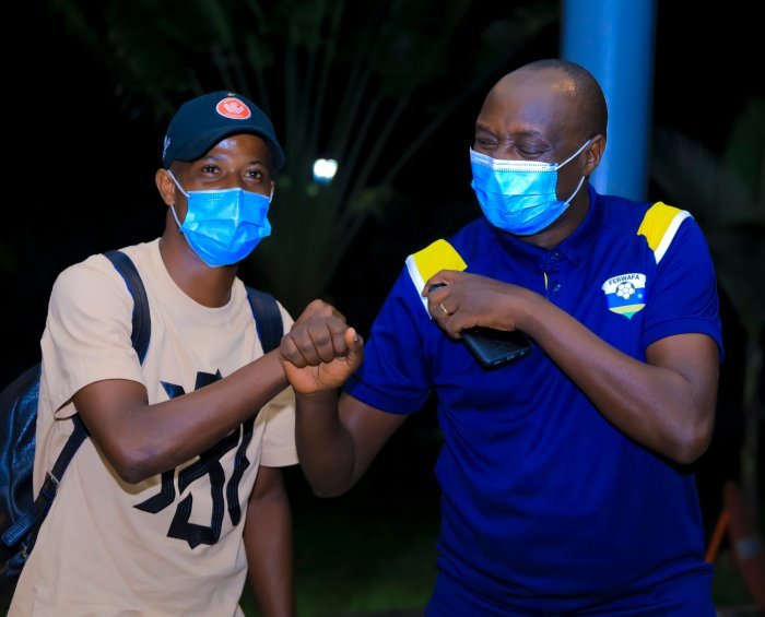 Haruna na Salomon Nirisarike babimburiye abakina hanze kugera mu mwiherero w’Amavubi