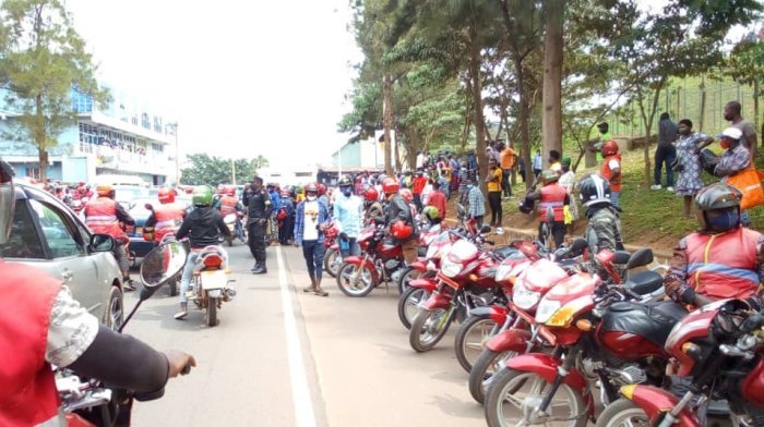 Kigali&nbsp;: Abamotari bigaragambije basaba ko ibibazo bafite bikemuka mu maguru mashya