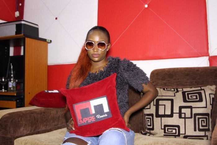 Urwishe ya nka&nbsp;!Ibya Ladies Empire ya Oda Paccy byabaye agatereranzamba,umuhanzikazi Eva mu rujijo