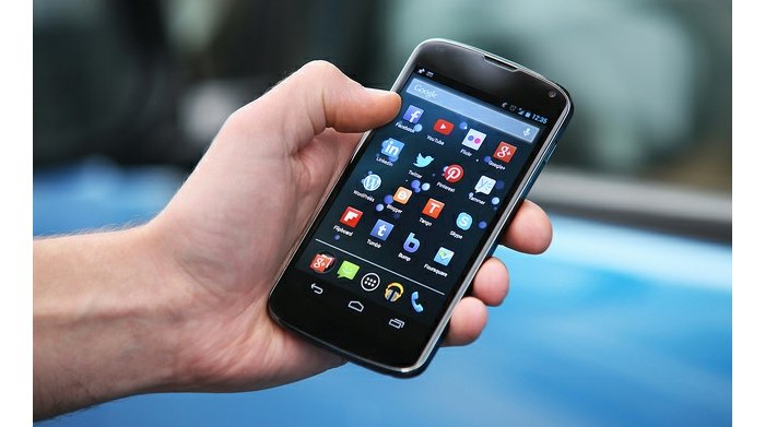 Mu Rwanda hatangiye gukoreshwa uburyo bwo gupima SIDA hifashishijwe telefone