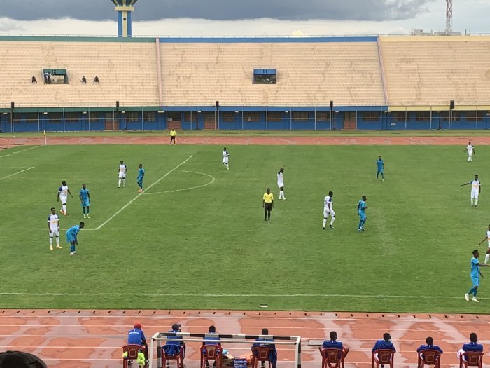 Umukino wa gicuti wahuzaga Rayon& Police FC uhagaritswe igitaraganya ugeze mu munota wa 23