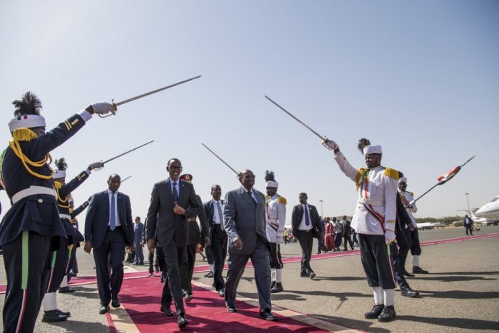 MU MAFOTO&nbsp;: Perezida Kagame yagiriye uruzinduko muri Sudani yakirwa mu buryo bukomeye