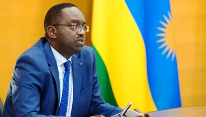 Minisiteri y’ Ubuzima yashimiye abaforomo n’ababyaza