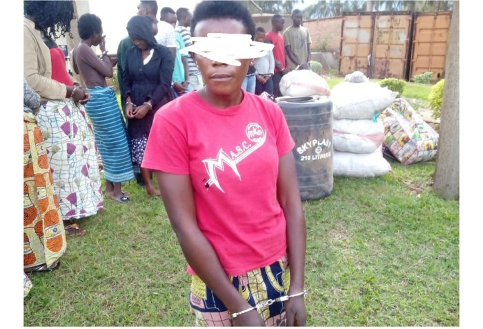 Kigali&nbsp;: Umugore yafatanywe urumogi yari agemuye muri gereza arutwaye mu mata